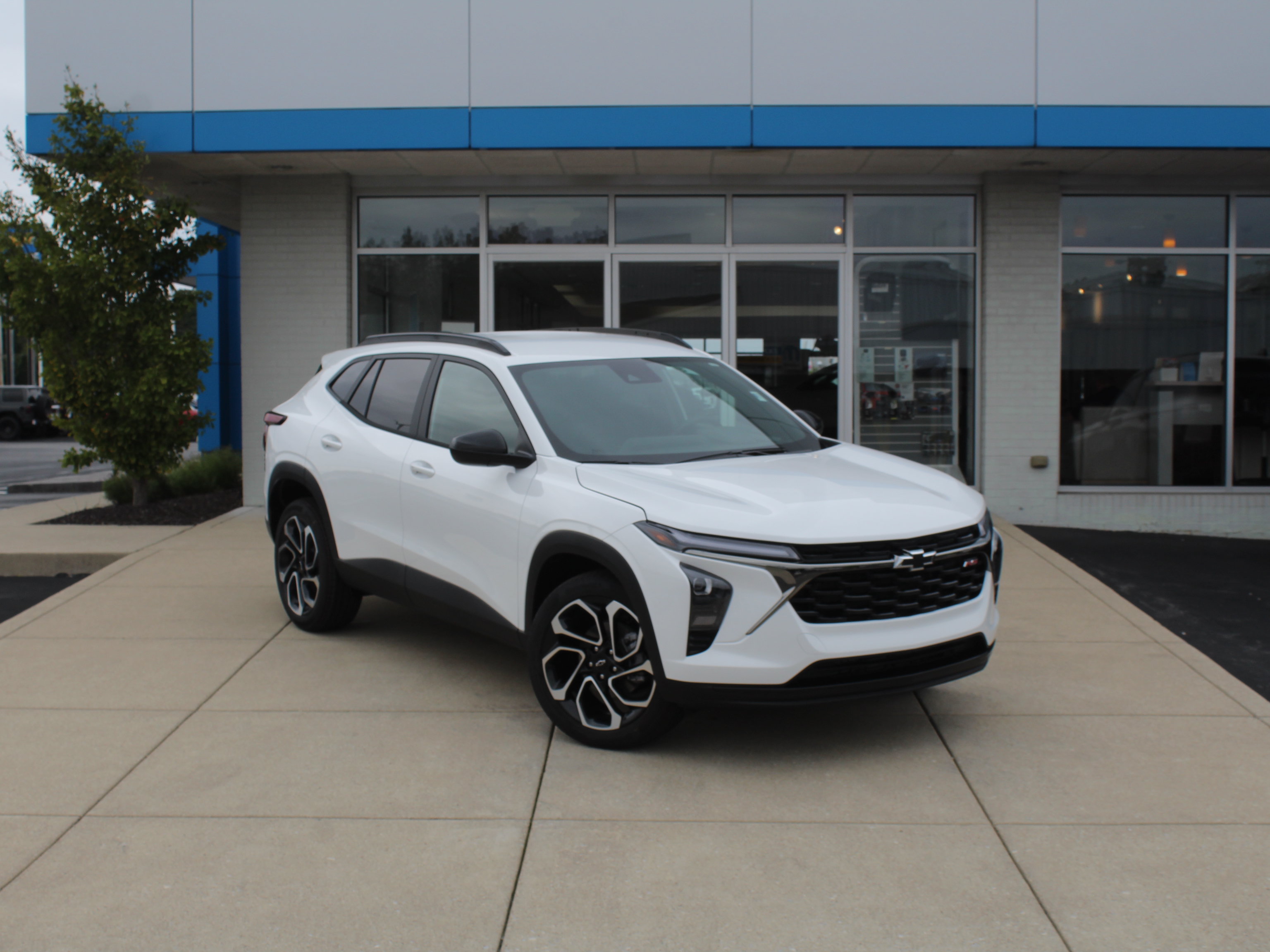 New 2026 Chevrolet Trax RS w/ Driver Confidence Package FWD image 4