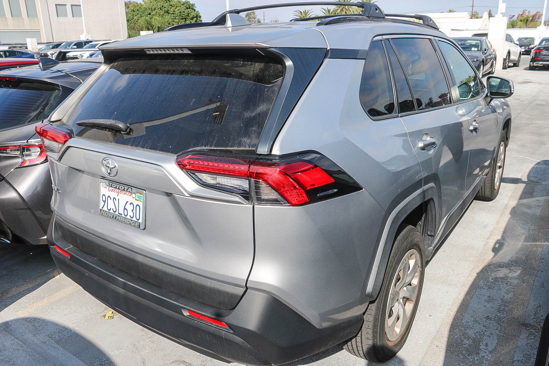 Used 2019 Toyota RAV4 LE w/ Carpet Mat Package FWD image 14