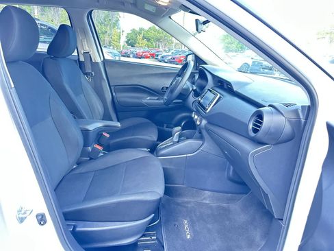Used 2025 Nissan Kicks Play S FWD image 17