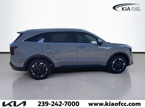 New 2026 Kia Sorento S image 6
