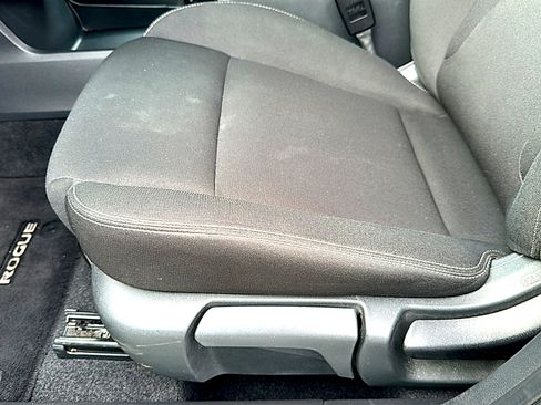 Used 2024 Nissan Rogue S image 15