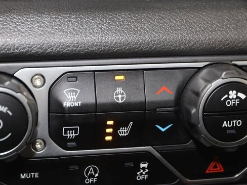 Used 2024 Jeep Wrangler Willys AWD/4WD image 8