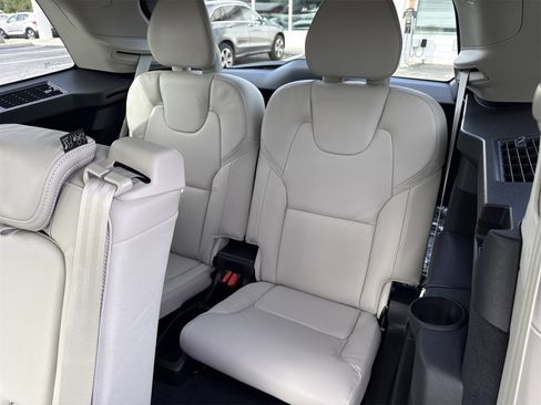 New 2026 Volvo XC90 B6 Ultra w/ Lounge Package image 15