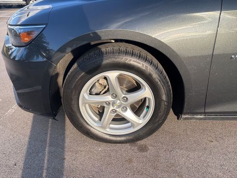 Used 2017 Chevrolet Malibu LS image 10