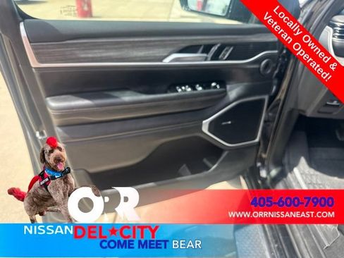 Used 2024 Jeep Wagoneer L Series II w/ Flexible Seating Group AWD/4WD image 18