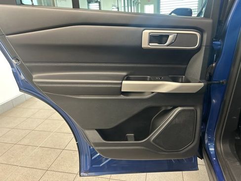 Used 2021 Ford Explorer XLT w/ Equipment Group 202A image 22