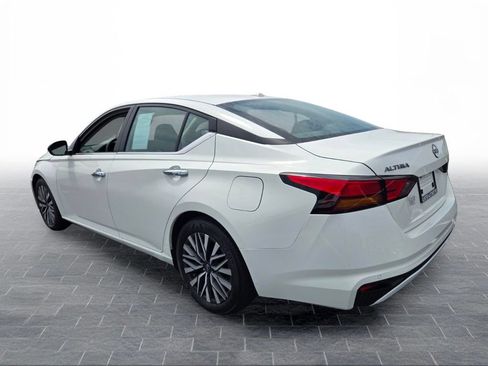 Used 2025 Nissan Altima 2.5 SV FWD image 5
