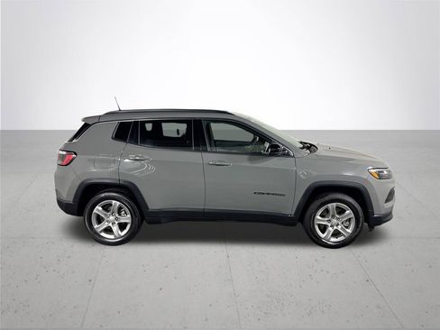 Used 2024 Jeep Compass Latitude w/ Altitude Special Edition image 5