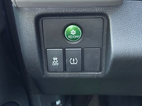 Used 2020 Honda HR-V LX image 15
