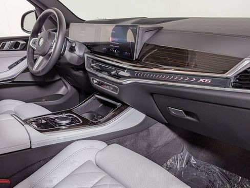 Used 2026 BMW X5 xDrive40i w/ M Sport Package AWD/4WD image 30