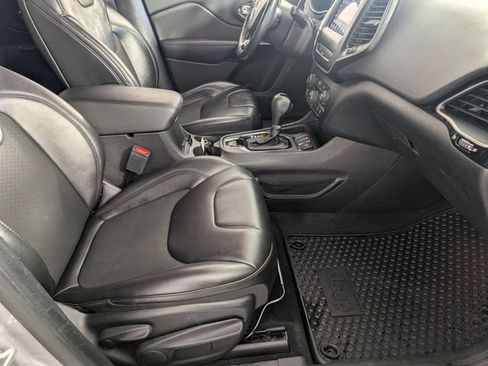 Used 2020 Jeep Cherokee Latitude Plus image 30