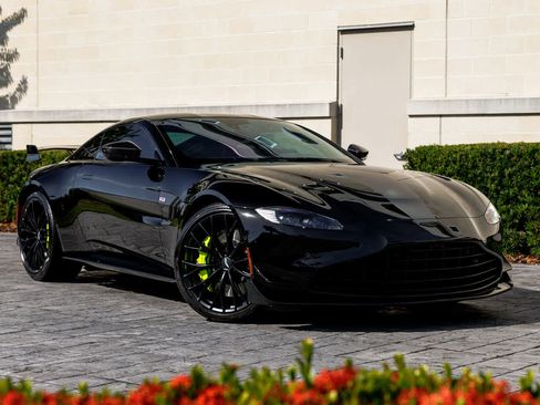 Used 2023 Aston Martin V8 Vantage Coupe image 67