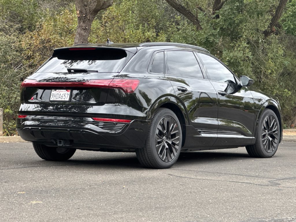 Used 2024 Audi Q8 e-tron Prestige w/ Prestige Package AWD/4WD image 5