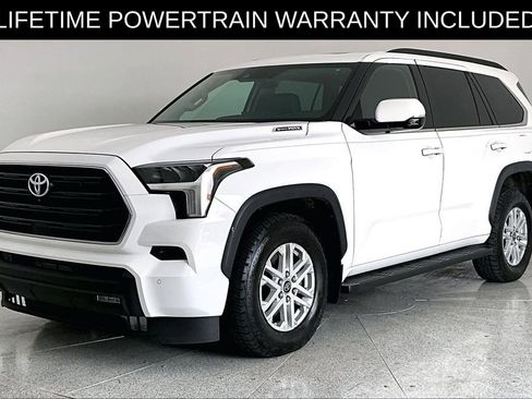 Used 2023 Toyota Sequoia SR5 w/ SR5 Premium Package AWD/4WD image 15