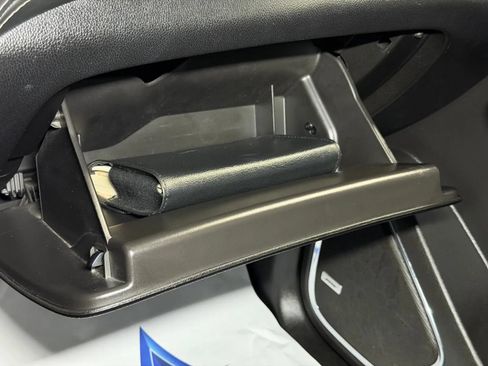 Used 2015 GMC Yukon Denali w/ Open Road Package AWD/4WD image 47