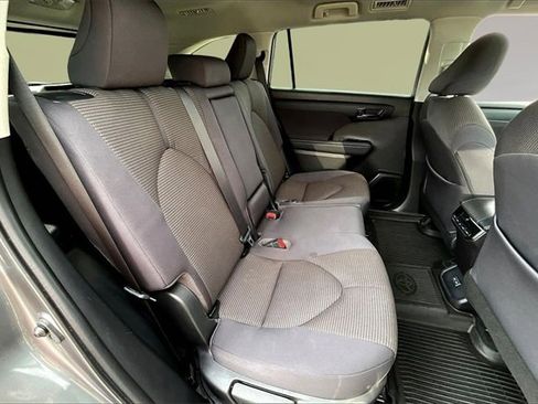 Used 2023 Toyota Highlander L image 20