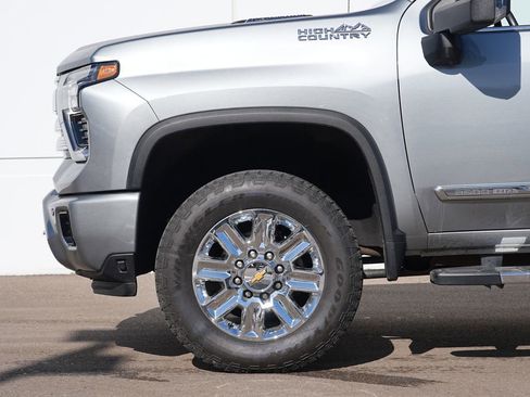 Used 2024 Chevrolet Silverado 2500 High Country w/ Z71 Off-Road Package image 11