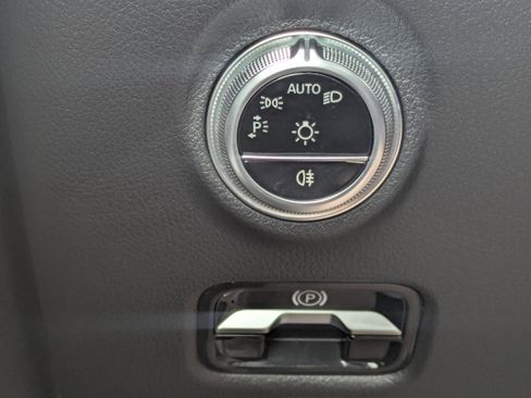 Used 2024 Mercedes-Benz CLE 300 4MATIC Coupe image 29