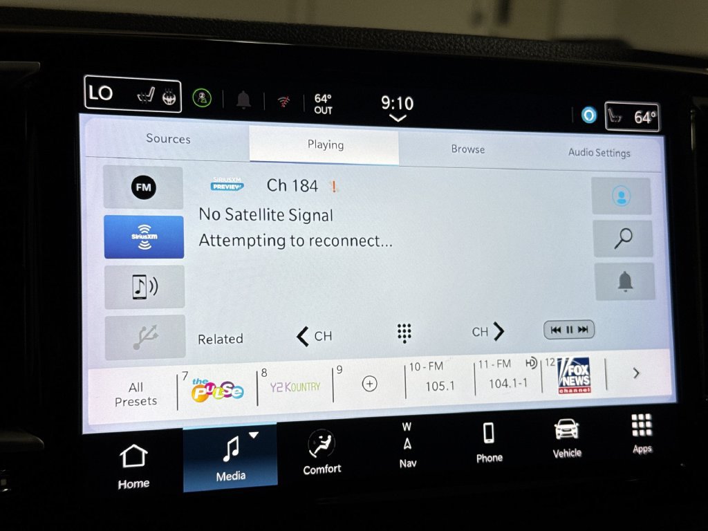 Used 2025 Chrysler Pacifica Limited FWD image 14