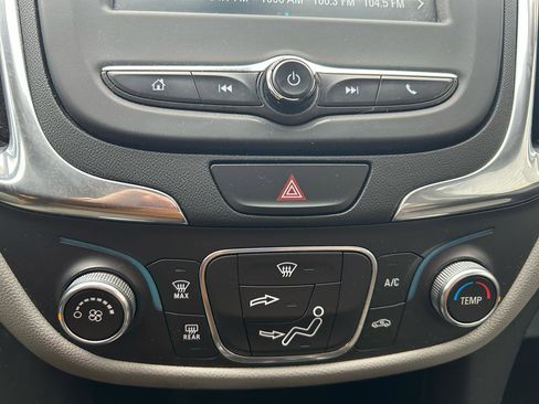 Used 2018 Chevrolet Equinox LT w/ LPO, Cargo Package image 24