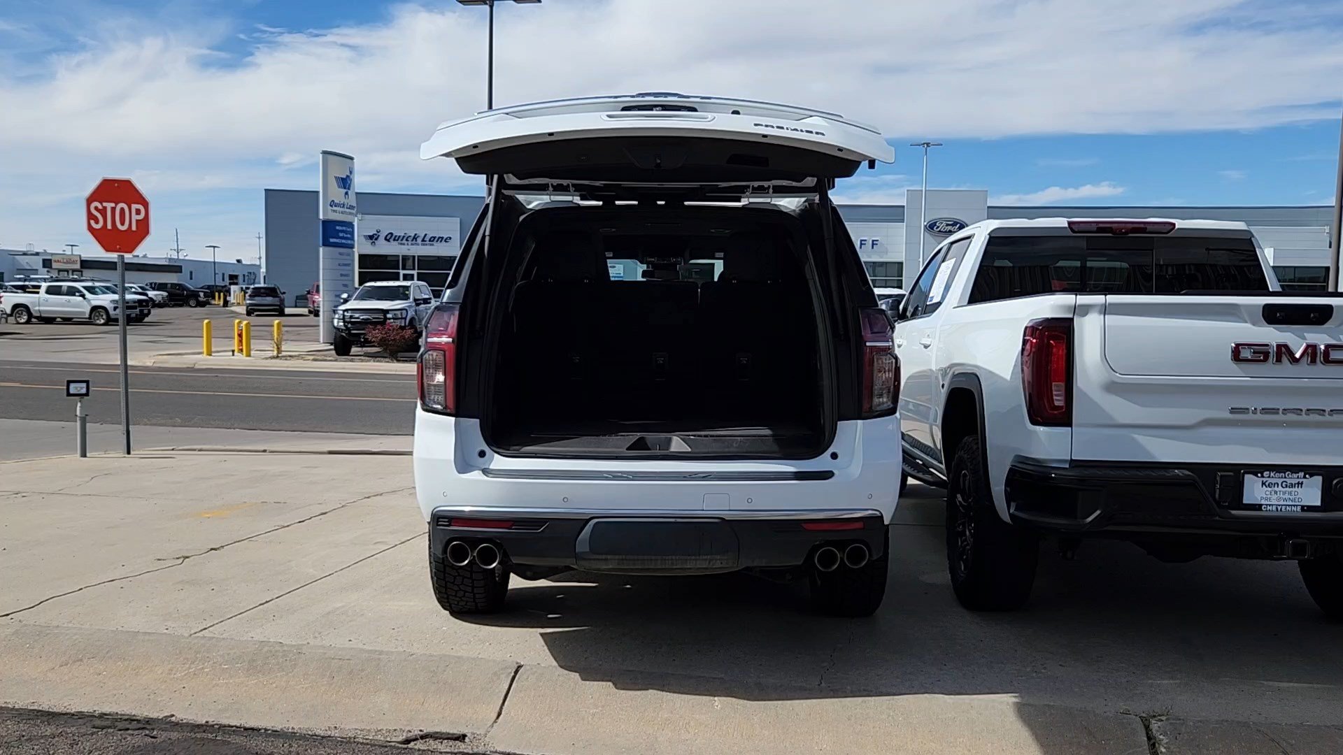 Used 2023 Chevrolet Tahoe Premier AWD/4WD image 18