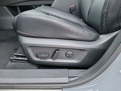 Used 2022 Nissan Rogue SL w/ SL Premium Package image 13