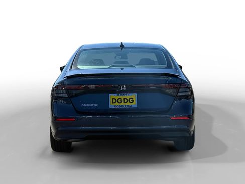 New 2025 Honda Accord SE image 4