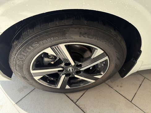 Used 2024 Nissan Sentra SV image 11