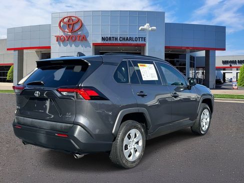 Used 2021 Toyota RAV4 LE AWD/4WD image 6