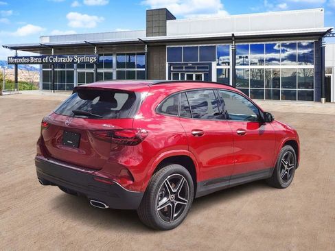 New 2025 Mercedes-Benz GLA 250 4MATIC image 5