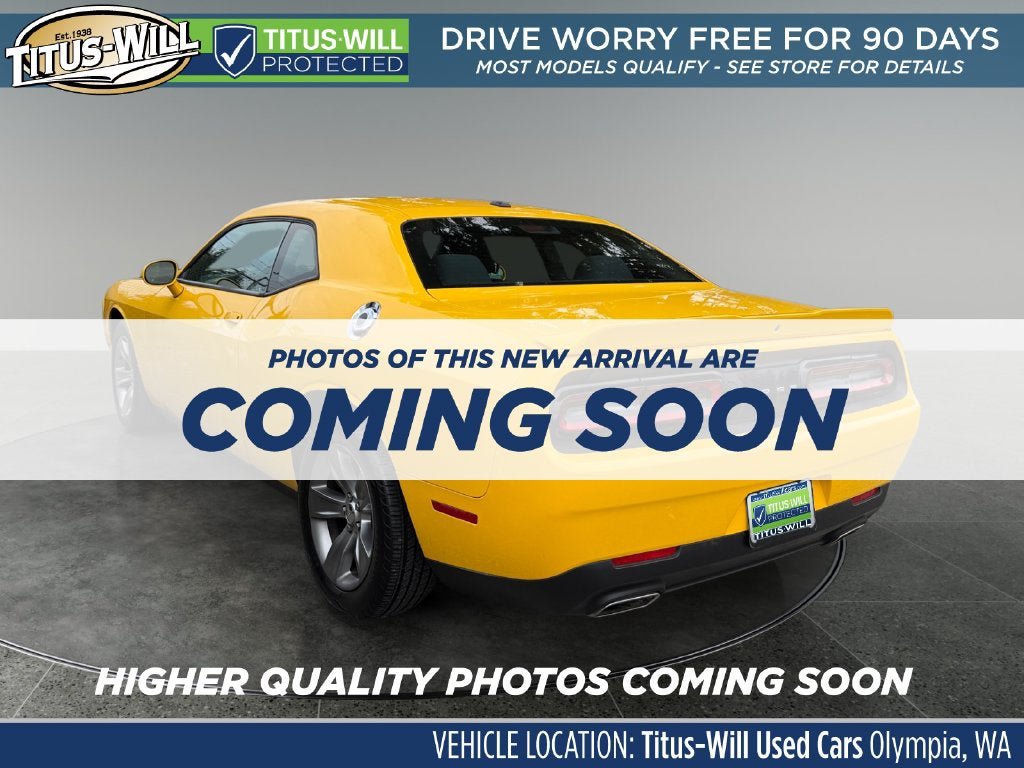 Used 2018 Dodge Challenger SXT RWD image 4