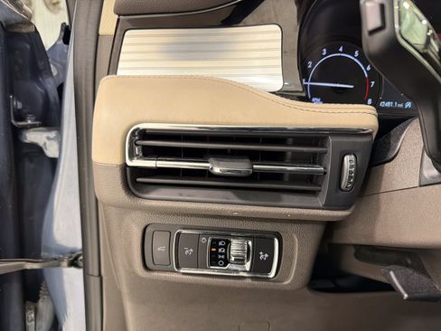 Used 2022 Lincoln Corsair FWD w/ Equipment Group 101A image 19