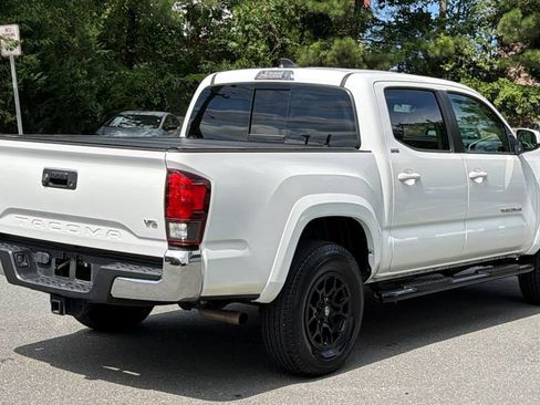 Used 2022 Toyota Tacoma SR5 AWD/4WD image 4