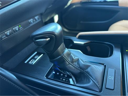 Certified 2025 Lexus ES 350 w/ Premium Package image 29