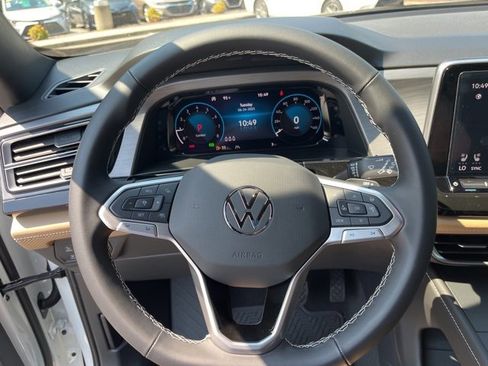 New 2025 Volkswagen Atlas Cross Sport SE image 18