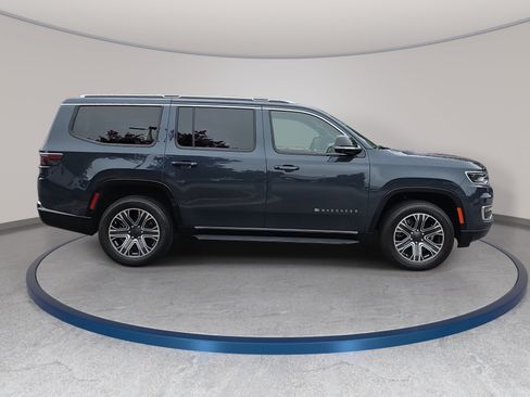 Used 2024 Jeep Wagoneer 4WD w/ Premium Group I image 4