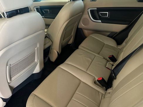 Used 2019 Land Rover Discovery Sport HSE image 14