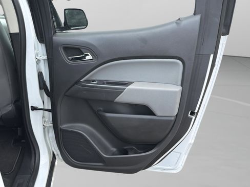 Used 2015 Chevrolet Colorado LT w/ Luxury Package image 36