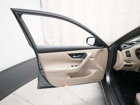 Used 2016 Nissan Altima 2.5 SV w/ Convenience Package image 27