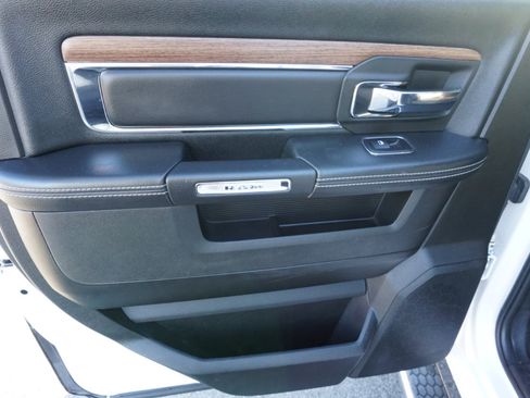 Used 2017 RAM 1500 Laramie w/ Convenience Group image 16