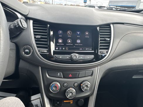 Used 2022 Chevrolet Trax LT w/ Sport Edition image 18