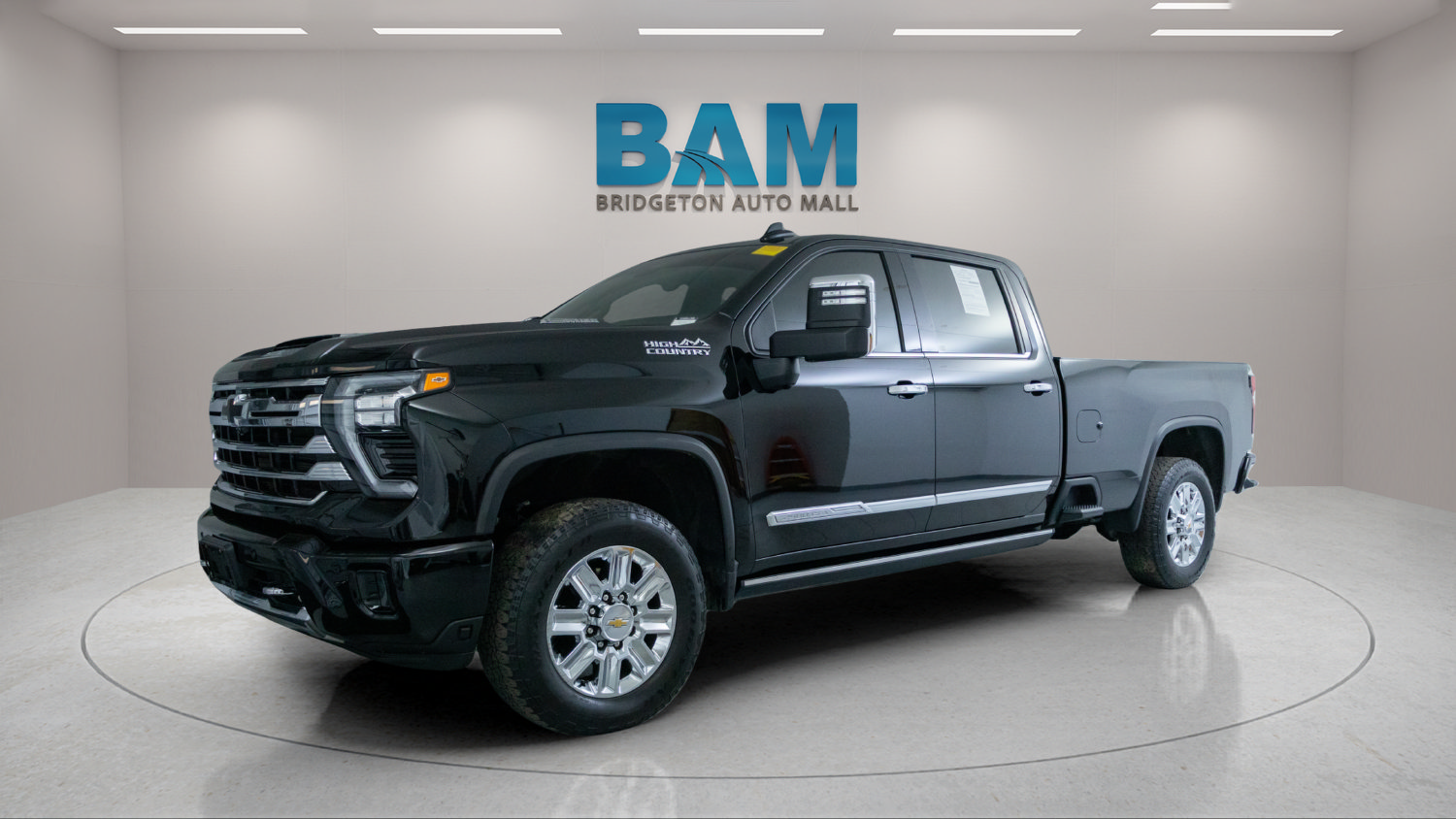 Used 2024 Chevrolet Silverado 2500 High Country w/ Technology Package AWD/4WD image 3