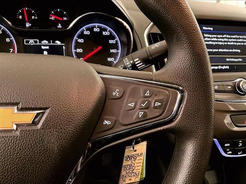 Used 2019 Chevrolet Cruze LT FWD image 18