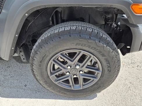 Used 2024 Jeep Wrangler Unlimited Sport AWD/4WD image 19