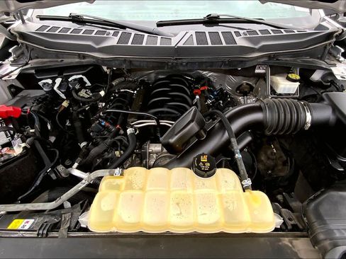 Certified 2021 Ford F150 XLT w/ Equipment Group 302A High image 28