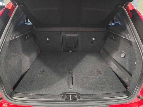 Used 2019 Volvo XC40 T5 Momentum image 34