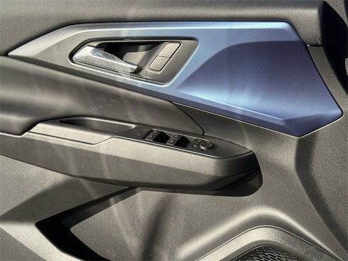 New 2026 Chevrolet Equinox EV LT image 21