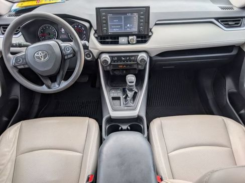 Used 2021 Toyota RAV4 XLE FWD image 5