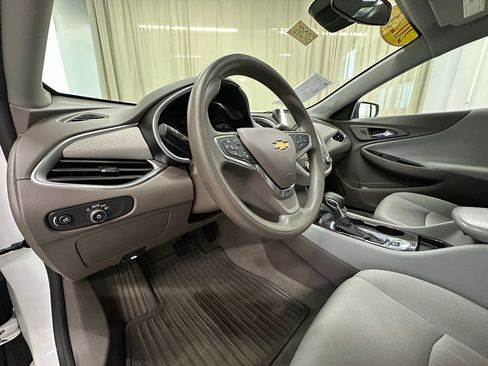Used 2023 Chevrolet Malibu LS FWD image 23
