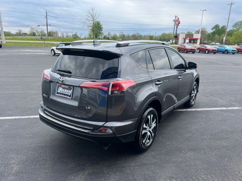 Used 2018 Toyota RAV4 LE w/ All Weather Liner Package FWD image 5